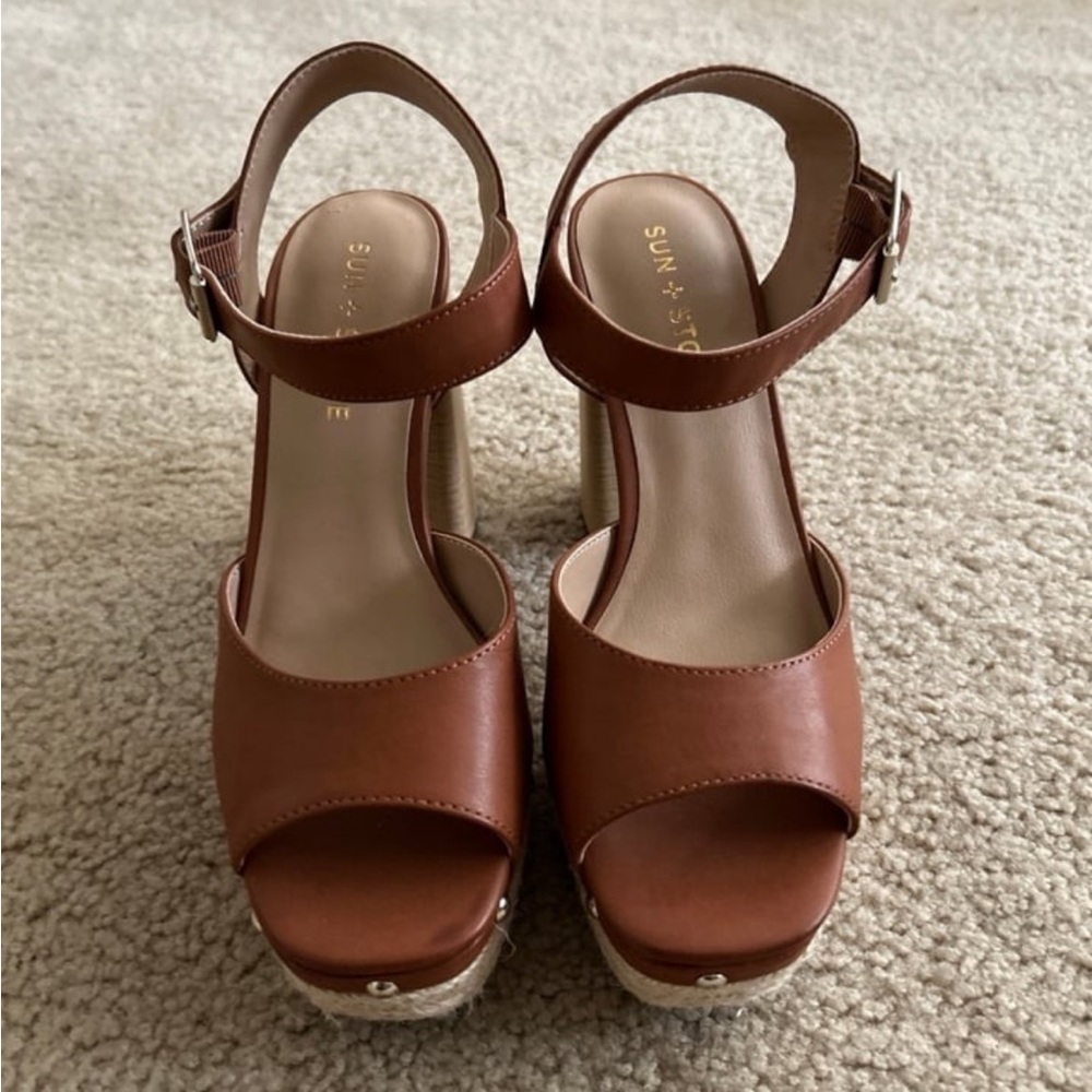 Platform Sandals - Picture 2 of 5